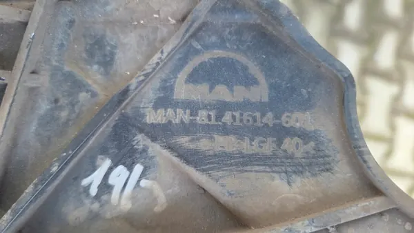 Grille de marche MAN OEM 81416146012 - État utilisé image 4