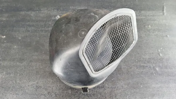 VW T4 Sisäilmansuodinkotelo OEM 701819077B Käytetty image 2