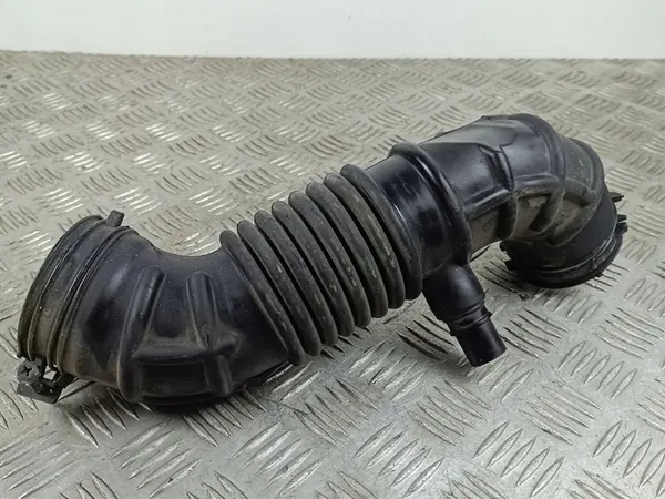 SsangYong Korando Luftansaugung 2351037300 image 3