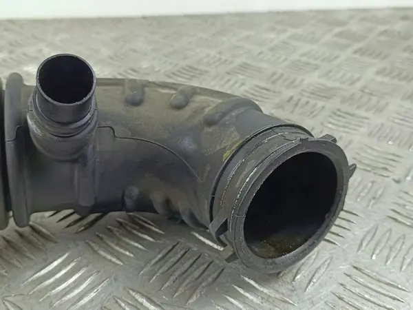 SsangYong Korando Luftansaugung 2351037300 image 4