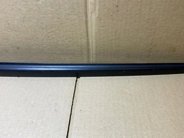 Joint de pare-brise gauche Audi A6 C8 OEM 4K0854327 image 3