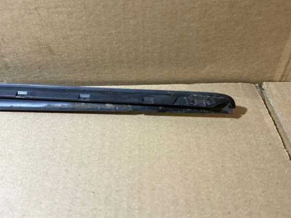 Joint de pare-brise gauche Audi A6 C8 OEM 4K0854327 image 7