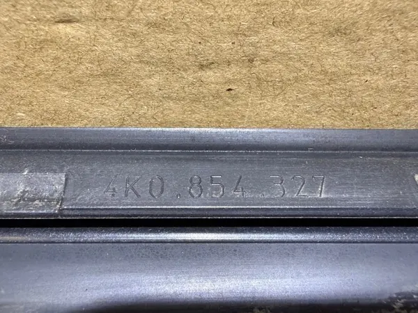 Joint de pare-brise gauche Audi A6 C8 OEM 4K0854327 image 9