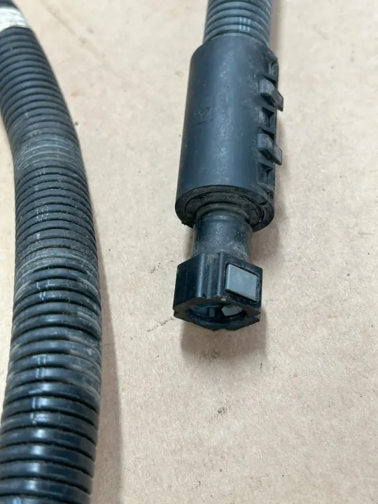 AdBlue-letku OEM A0014706724 Mercedes Actros MP4:lle image 4