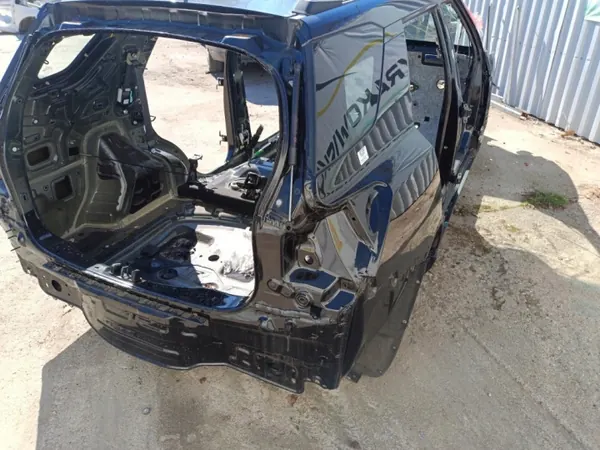 OEM 21097/Wrakowisko Ssangyong Tivoli Grand Achter Rechter Spatbord image 3