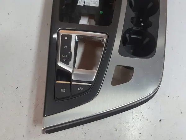 Audi Q7 II keskikäytävän koriste OEM 4M1863273 image 4