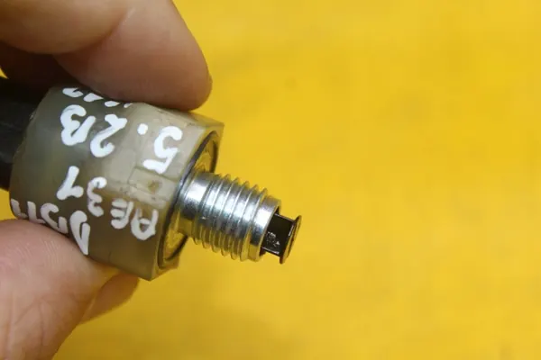 Polttoaineen Paine Lämpötila Anturi OEM DB11 AE31 10R-036934 image 3
