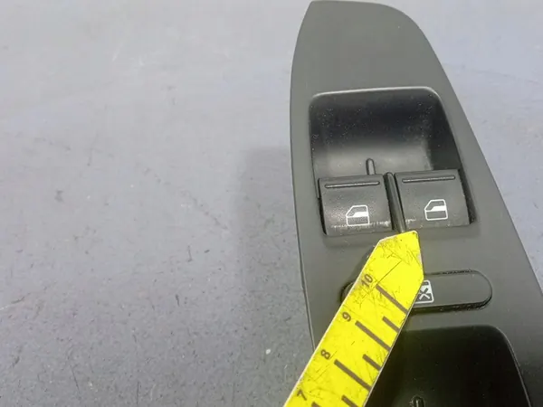 VW JETTA VI linker Fensterheber-Schalter image 7