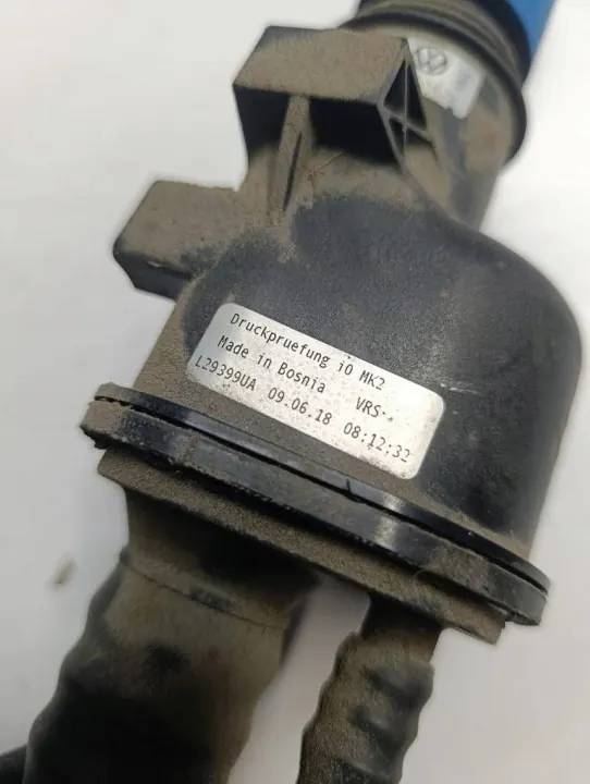 AdBlue-korkki Audi Q2 16-19 2.0 TDI OEM 5Q0131965 image 4