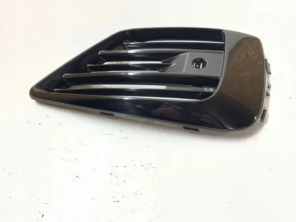 Volvo XC60 II R-Design Ritilä OEM 31455078 Oikea image 3
