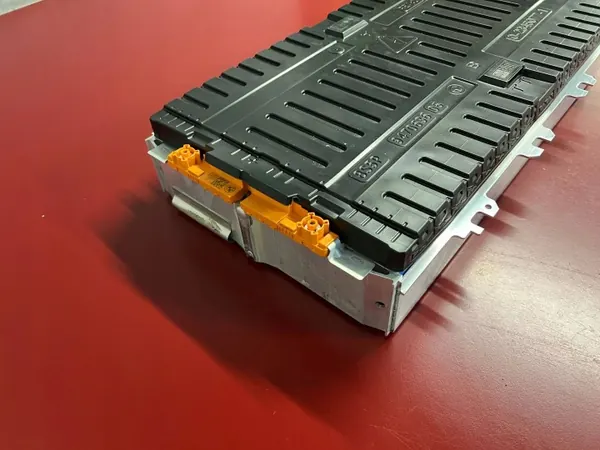BMW iX Batterijcel OEM 8846469 - Gebruikte Staat image 4