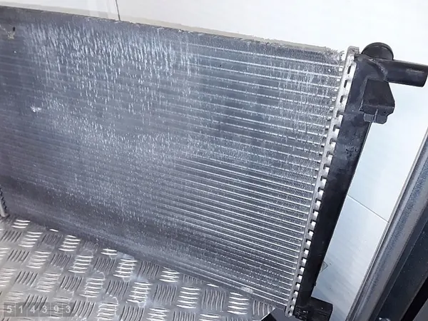 Radiador de agua MINI Cooper 2011 OEM 7535099 image 2