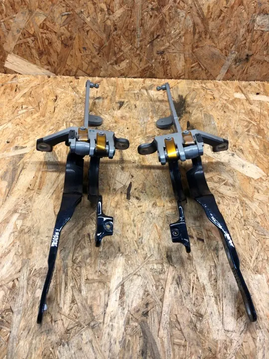 Bisagra de maletero BMW F11 OEM f11 bros 6 - Usado image 3