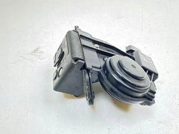 2007 Toyota Auris 150 Serrure de coffre image 4