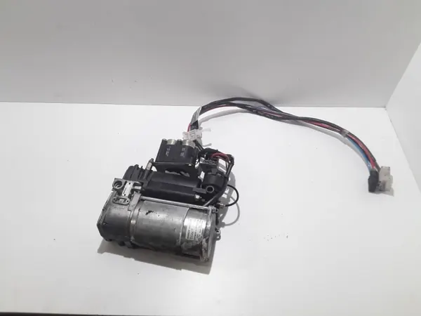 BMW X5 E53 Bakre luftfjädring kompressor OEM 4154031000 image 2