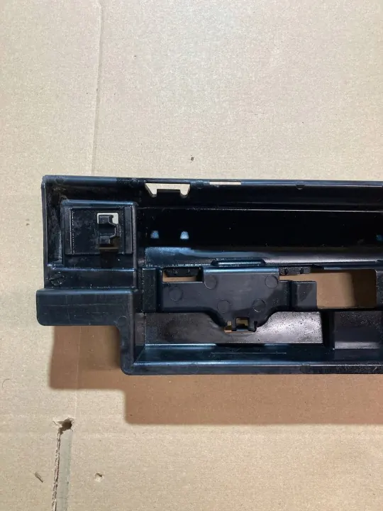 BMW 3 F30/31 linker dorpelafdekking OEM 51777256917 image 9