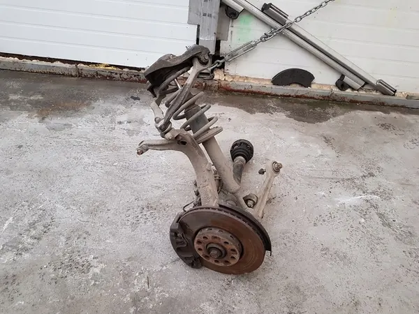 AUDI A6 C5 Snodo di Sospensione Anteriore Destro image 2