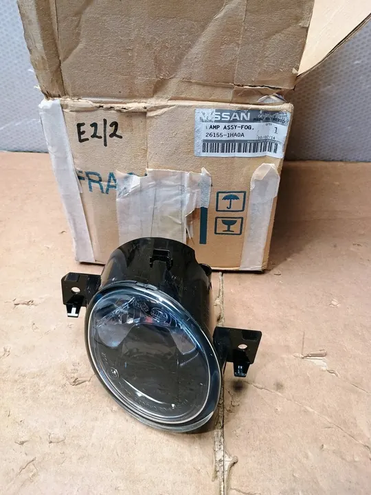 Farol de neblina esquerdo Nissan OE 26155-1HA0A image 2
