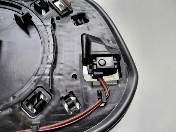Inserción Espejo Izquierdo Toyota BZ4X con Asistente - OE image 4