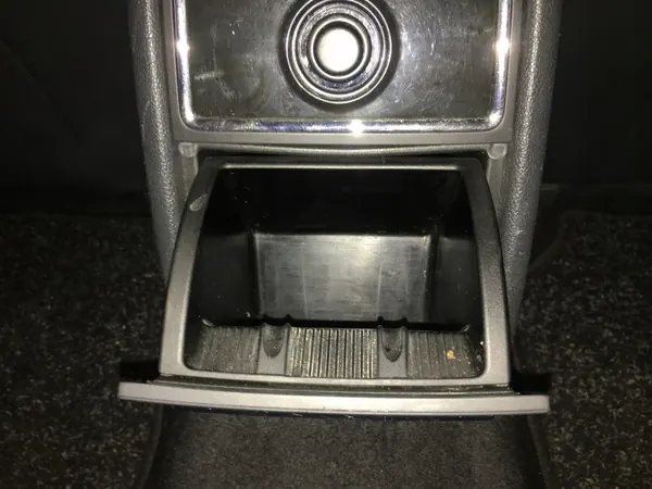 Bakre Askkopp OEM POPIELNICZKA TYŁ TYLNA Skoda Superb II image 2