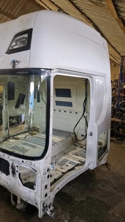Estructura Cabina Scania R OEM 1994906528 - Usado image 4