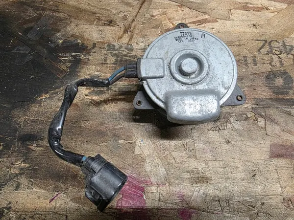 Mazda CX-3 Moottorin Tuuletin OEM 268000-7081 AUTO MA image 3