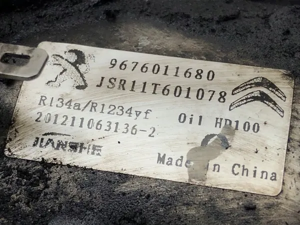 Compresseur de Climatisation Peugeot 301 1.6 HDI 9676011680 image 4