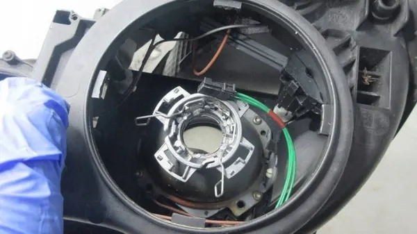 Phare Xenon Droit Mercedes-Benz E W211 Avant Lifting image 7