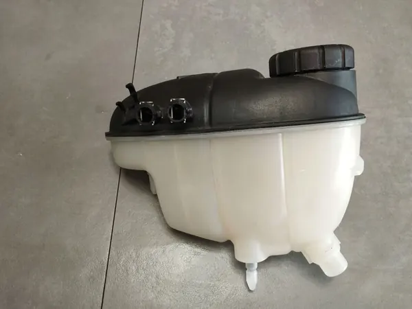 MERCEDES S-KLASSE C217 W222 Koelvloeistof Expansietank OE image 3