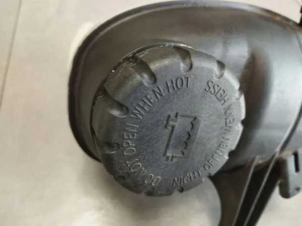 MERCEDES S-KLASSE C217 W222 Koelvloeistof Expansietank OE image 4