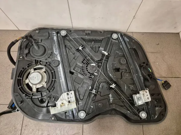 HYUNDAI I30 III LIFT Lève-vitre avant droit OEM 82480-G4160 image 2