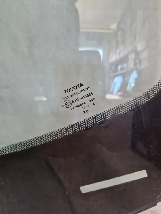 Toyota CHR II 2024 Windschutzscheibe OEM mit Kamera image 3