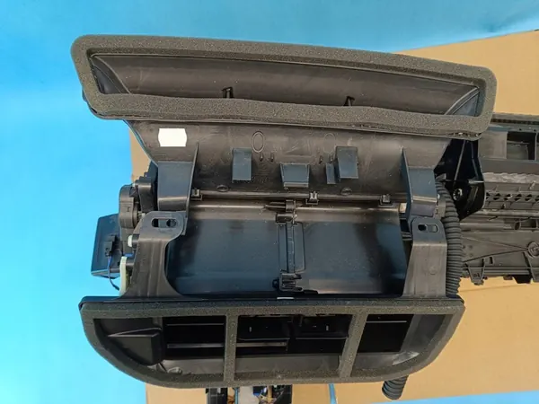 SKODA KODIAQ 1.5 TSI 110KW Verwarming 5Q1820007D 3Q1819021C image 6