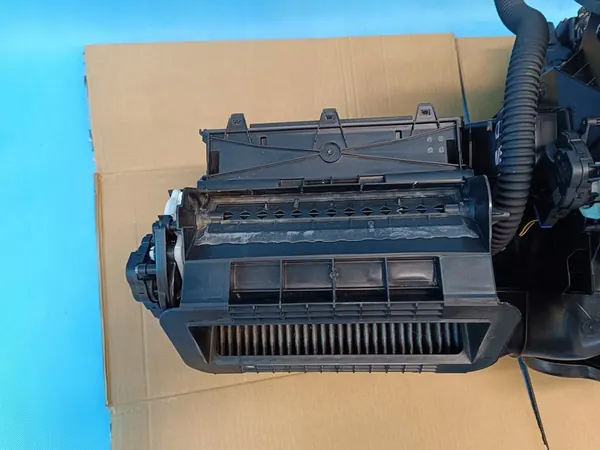 SKODA KODIAQ 1.5 TSI 110KW Verwarming 5Q1820007D 3Q1819021C image 8