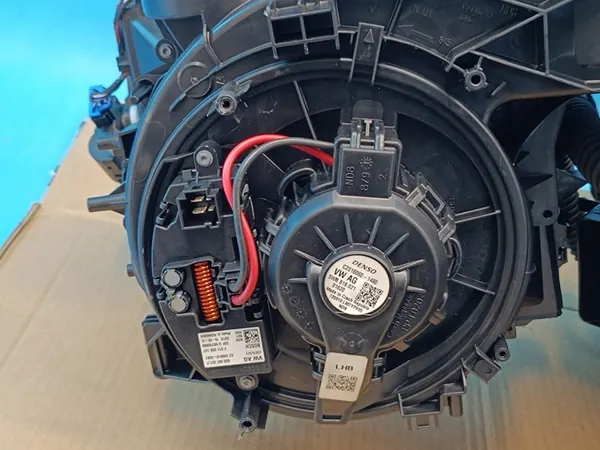 SKODA KODIAQ 1.5 TSI 110KW Verwarming 5Q1820007D 3Q1819021C image 9