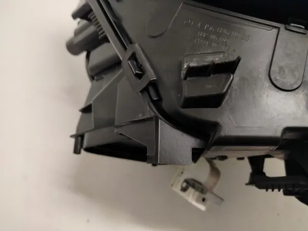 Rechter Xenon ILS koplamp Mercedes GLA W156 image 6