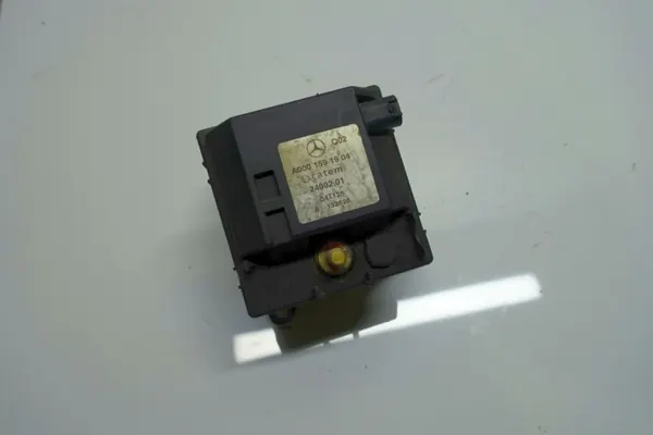 Mercedes motorwaterverwarmer OEM 0001591904 image 2