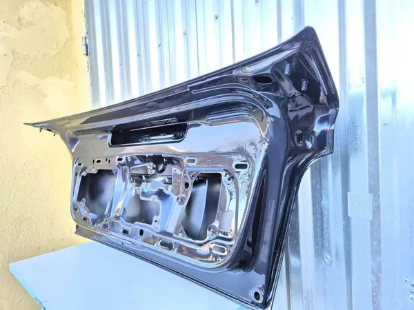 Tapa Maletero OEM 1E0827025J para VW Golf III image 5