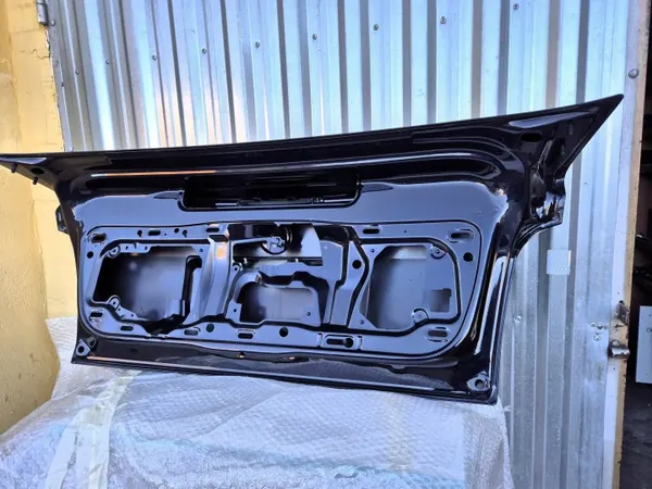 Tapa Maletero OEM 1E0827025J para VW Golf III image 6