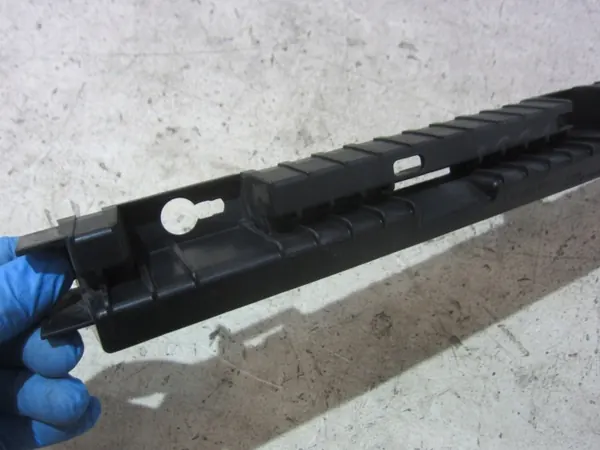Support de seuil gauche Volvo XC90 OEM 31395857 image 3