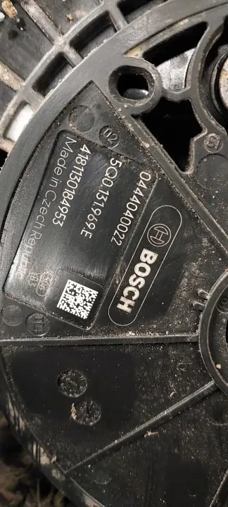 Depósito & Bomba AdBlue VW Golf VII OEM 5Q0131877F 5Q0131969E image 7