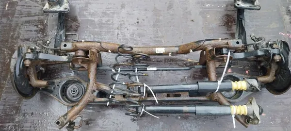 OEM KOMPLETNE ZAWIESZENIE BELKA SANKI TYŁ Achterbrug image 2
