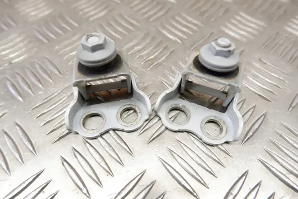 OEM 688010D390 Takaluukun saranat Toyota Yaris image 5