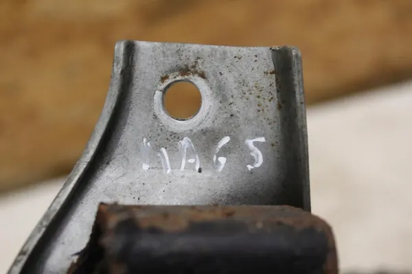 Moottorin tuki Subaru Impreza II GD WRX 2.0T OEM 41022AA080 image 7