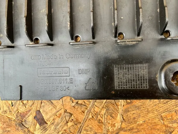 AUDI A6 C7 2014+ Copertura Inferiore Parafango Anteriore OEM image 4