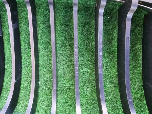 BMW 3 E90 E91 Left Kidney Grille 51137201969 image 4