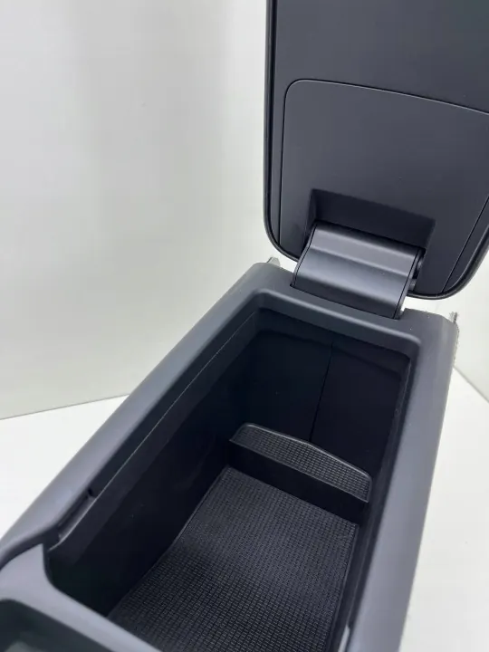 Accoudoir tunnel central Volvo XC40 OEM - État utilisé image 8