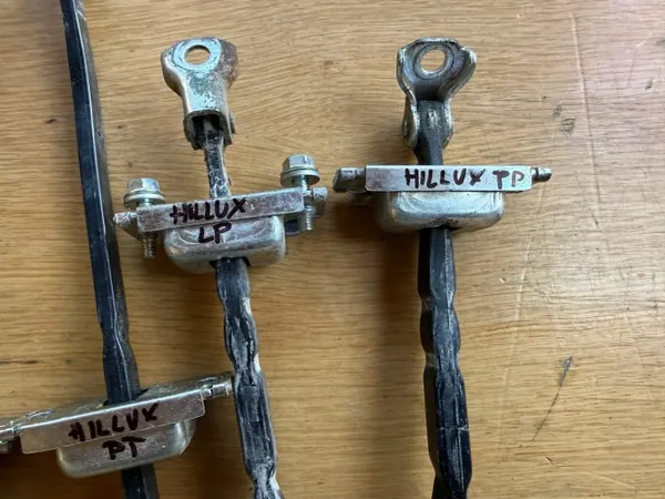 OEM XXXXXXXXX Vänster bakdörrstopp Toyota Hilux VIII image 3