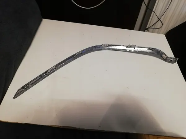 Yaris III etupuskuri kromi lista oikea 14-17 A53123-0D060 image 3