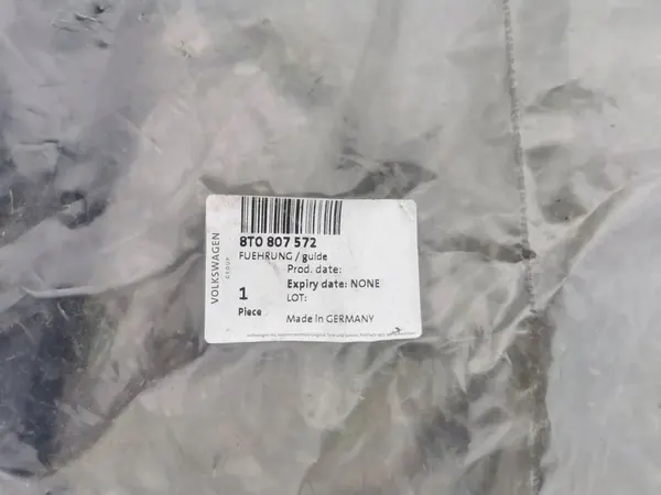 Guia de para-choque traseiro Audi A5 8T 8T0807572 image 2